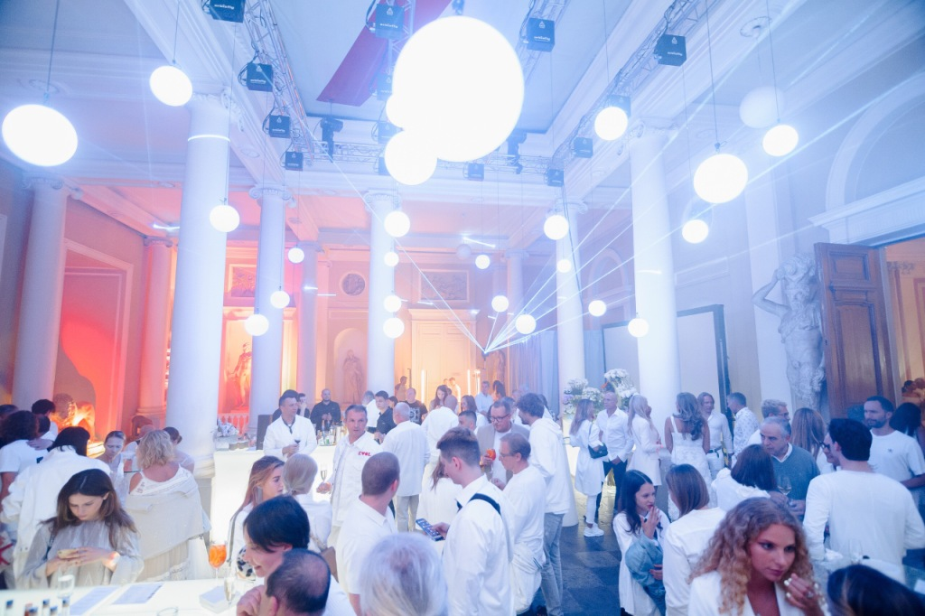 WHITE ACADEMY OF ARTS
