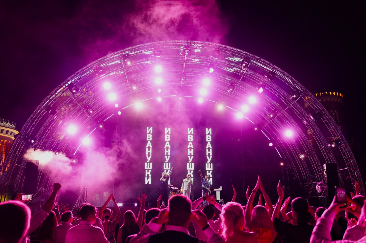 ПЕТРОВСКИЙ ПУТЕВОЙ ДВОРЕЦ