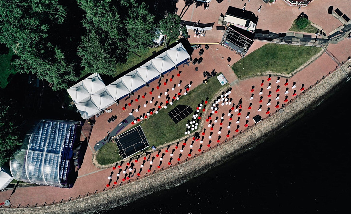 АЛЫЕ ПАРУСА