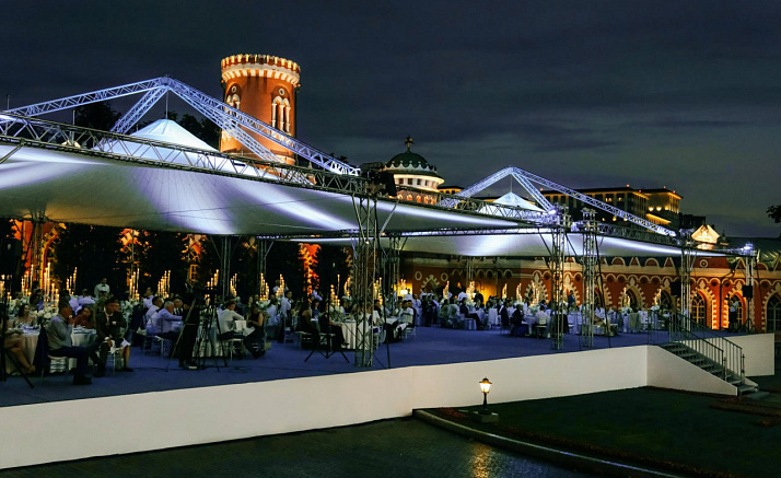 ПЕТРОВСКИЙ ПУТЕВОЙ ДВОРЕЦ