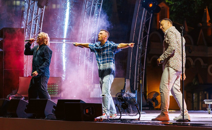 ПЕТРОВСКИЙ ПУТЕВОЙ ДВОРЕЦ