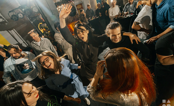 МОЯ ЗВАЙ БОРАТ!