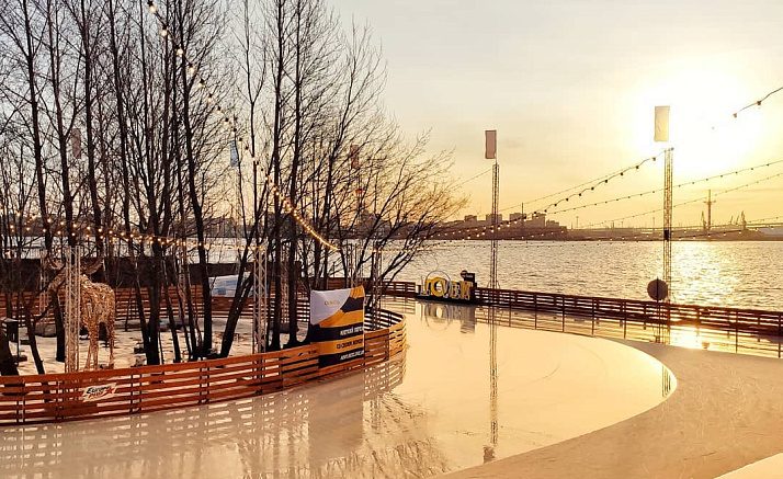 КАТОК У МОРЯ