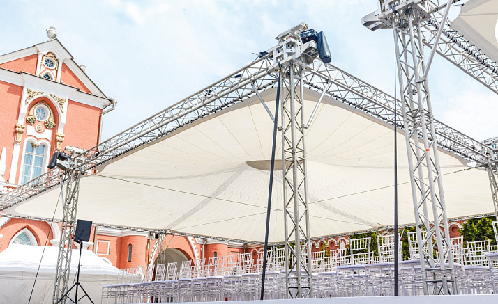 ПЕТРОВСКИЙ ПУТЕВОЙ ДВОРЕЦ