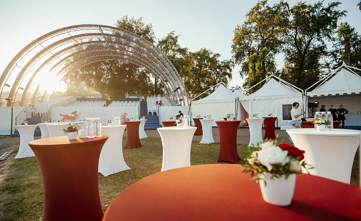 АЛЫЕ ПАРУСА