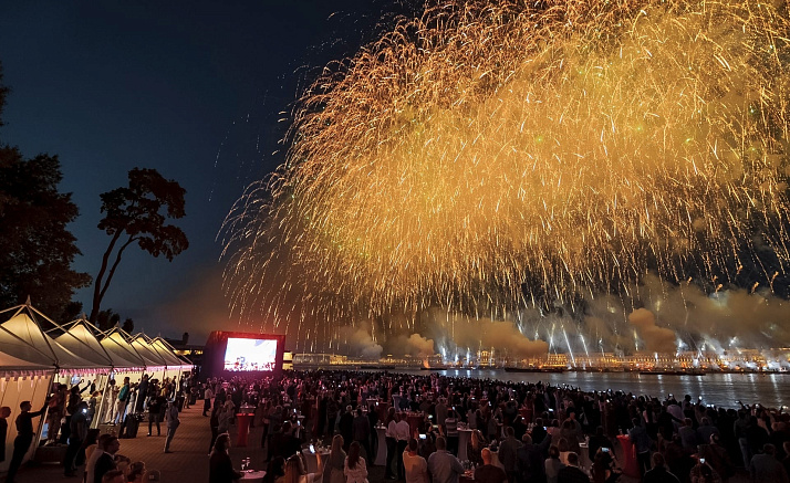 АЛЫЕ ПАРУСА