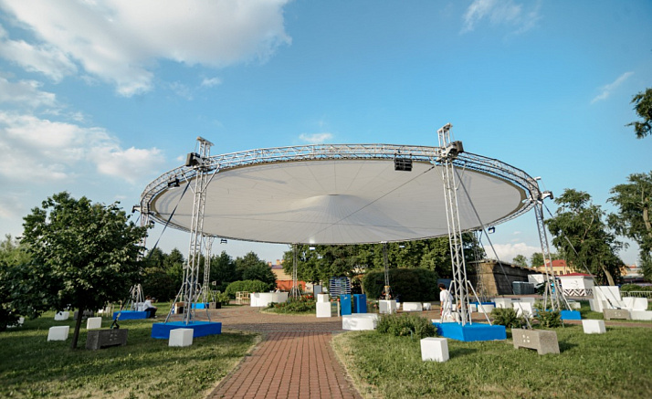 АЛЫЕ ПАРУСА